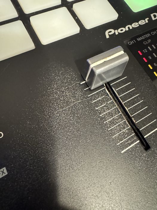 Pioneer DDJ-REV7 + case – stare excelentă