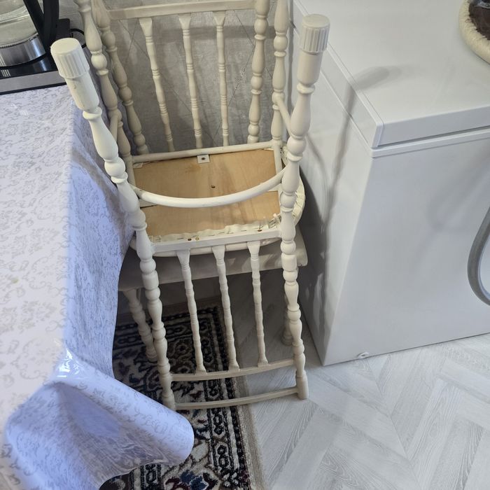 Продам стол кухонный