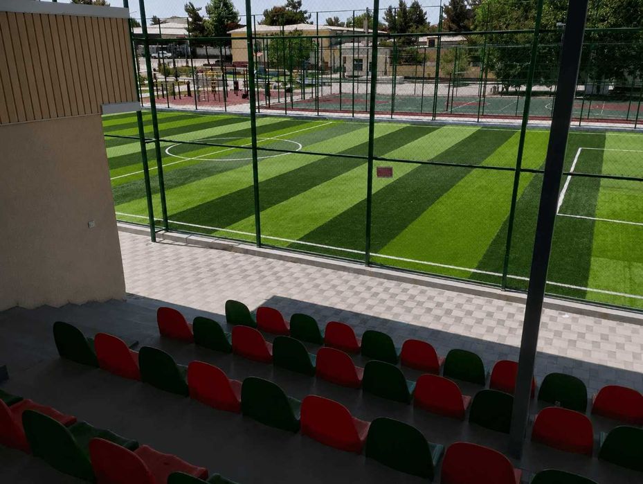 Kechqurun mini futbol maydoni mini polya Toshkent Olmazor Beruniy