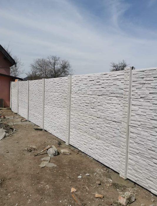 Gard din placi de beton
