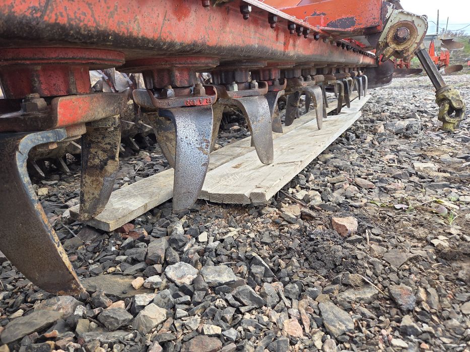 Freza Grapa Rotativa Kuhn HRB 401D 4m