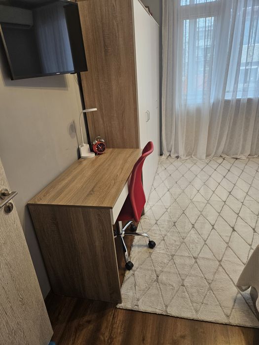 Продавам се 4-ри стаен ап.идеален център с паркове място без посредник