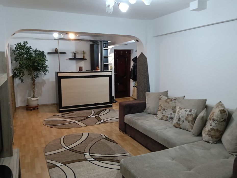 Inchiriez apartament 3 camere