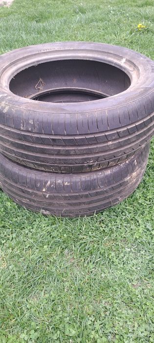 Vând 2 cauciucuri 225/55 R17 de vară