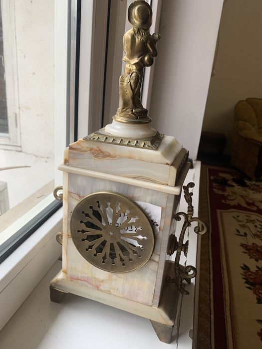 Антикварные часы