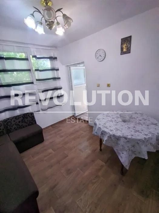 Дава се под наем Двустаен апартамент в Варна, Цветен квартал - 55 кв.м за 250 € - Снимка #1