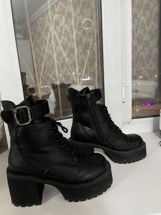 Продам зимние ботинки