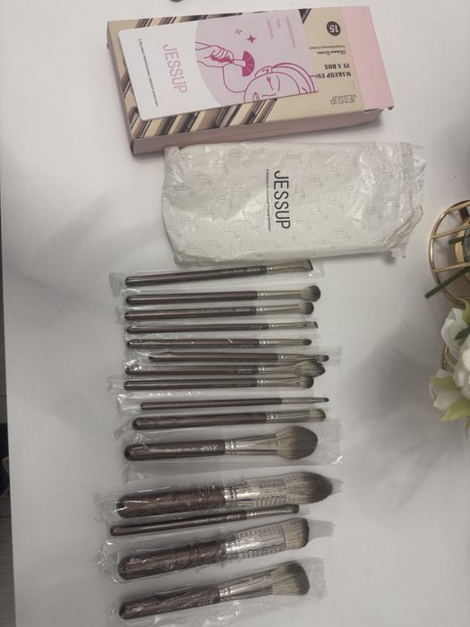 Set pensule de machiaj Jessup, 15 piese