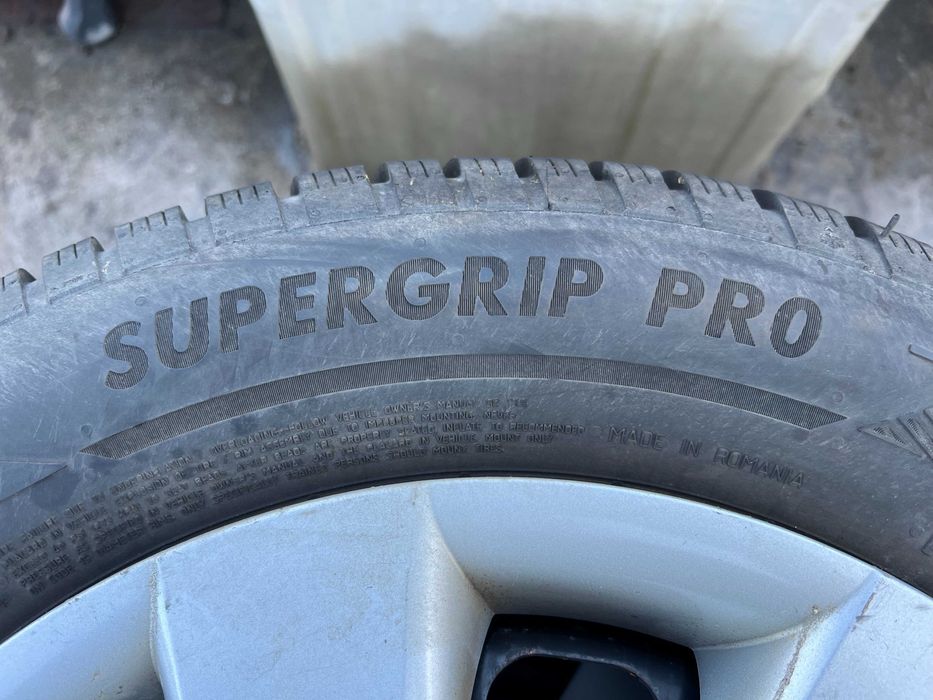 Джанти със зимни гуми 195/65/15 с 8.29мм. грайфер от Мазда/Mazda!!