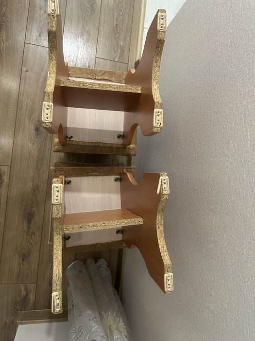 Продаются стулья (4 штуки)