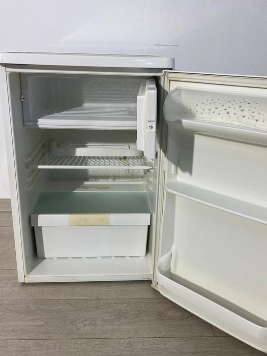 Mic Frigider cu Congelator Zanussi, 140 Litri