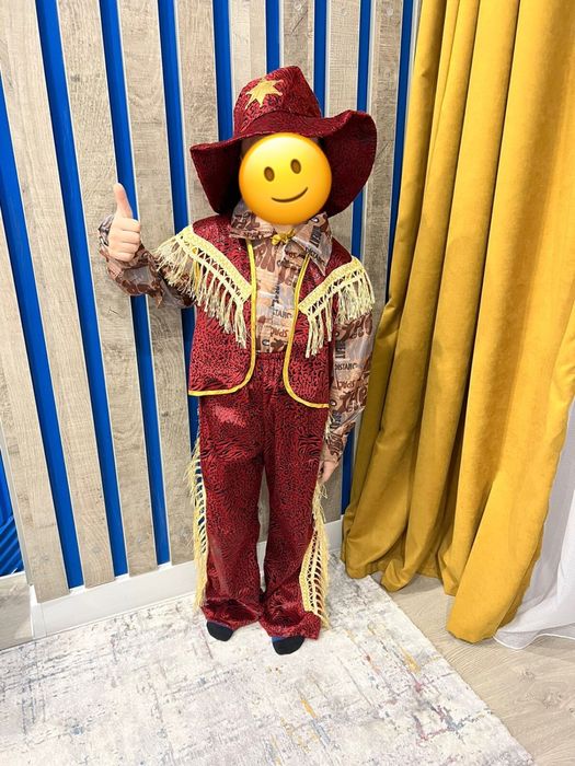 Продам новогодние б/у костюмы