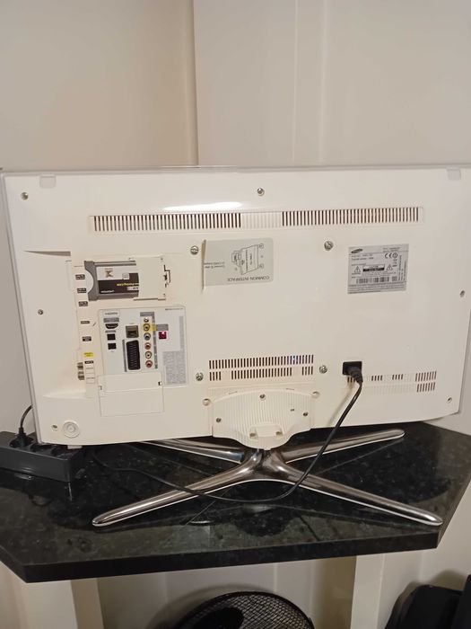 Телевизор Samsung  32 "