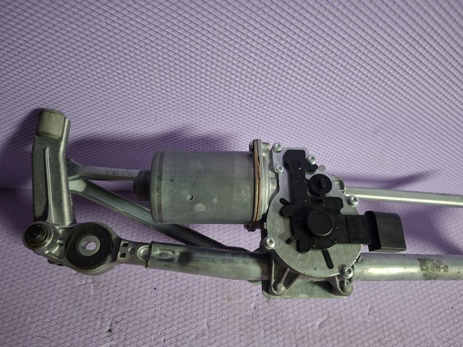 Ansamblu ștergătoare parbriz cu motoraș BMW E90 E91 Cod 6978263 in stare foarte buna