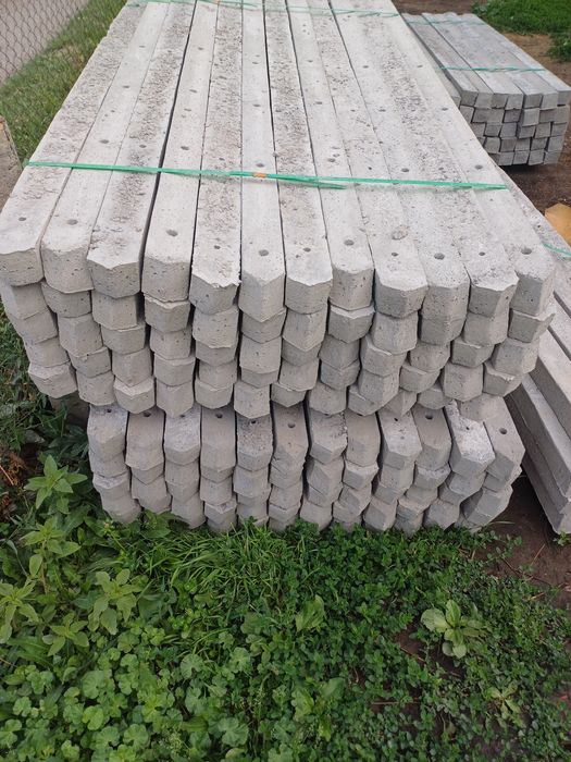 Продам обсолютно новые бетонные стойки  двух метровые