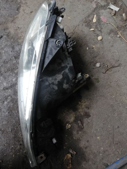 Десен фар за пежо 206 феислифт