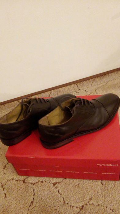 Vând pantofi piele bărbați
