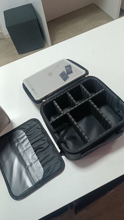 косметичка с зеркалом