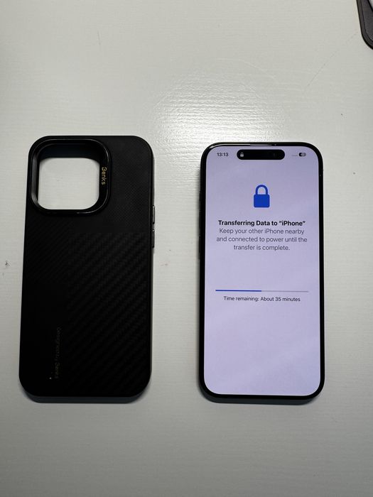 iPhone 15 Pro (Navy)