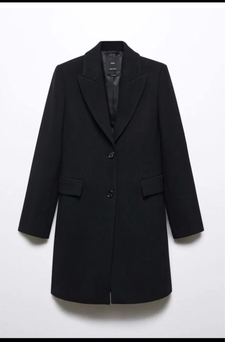 Пальто черном оттенке Mango