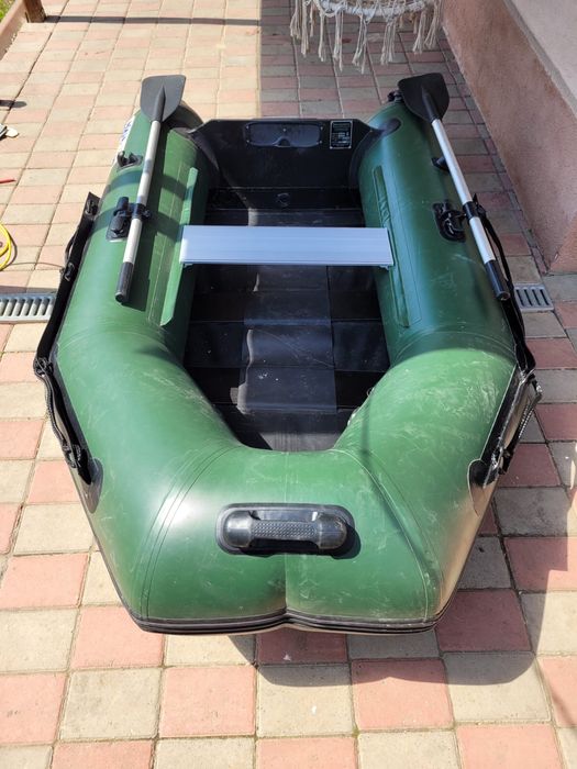 Vand barca Aqua Park si motor suzuki  de 2.2 cai