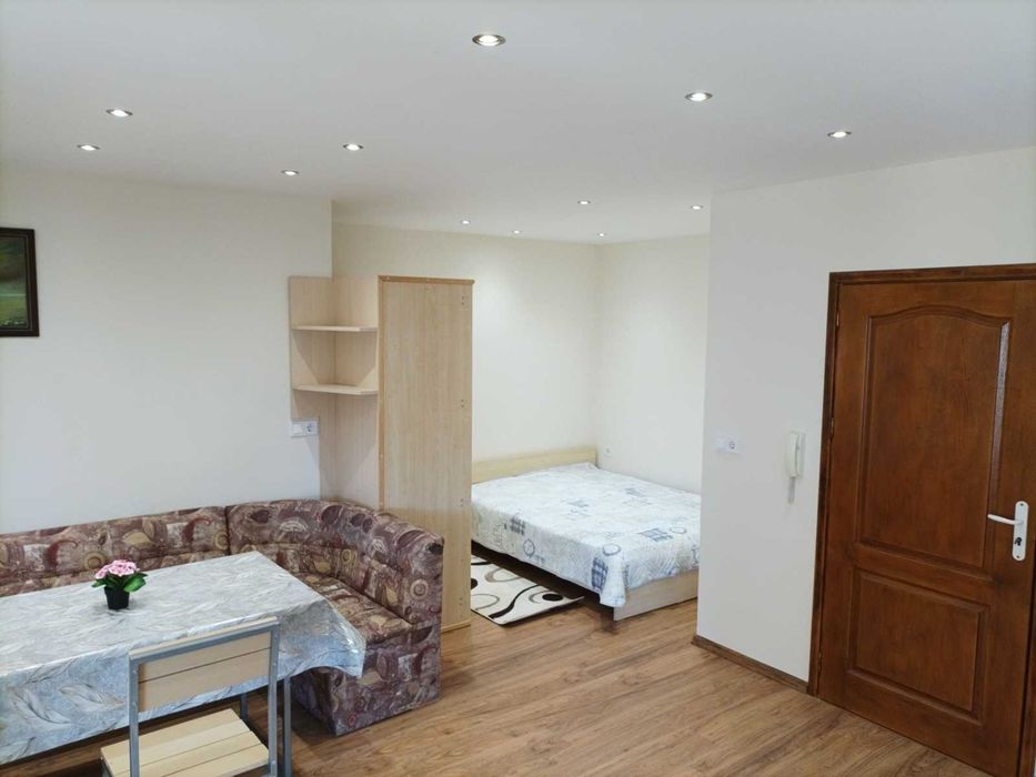 Дава се под наем Едностаен апартамент в Бургас, Възраждане - 42 кв.м за 300 € - Снимка #2