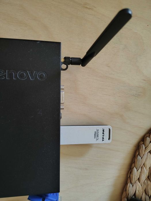Lenovo ThinkCentre M700 Tiny / Intel Core i3 / 4GB RAM / 500GB HDD