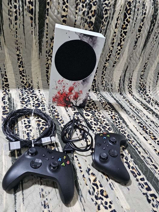 Xbox seria s  2 x controller