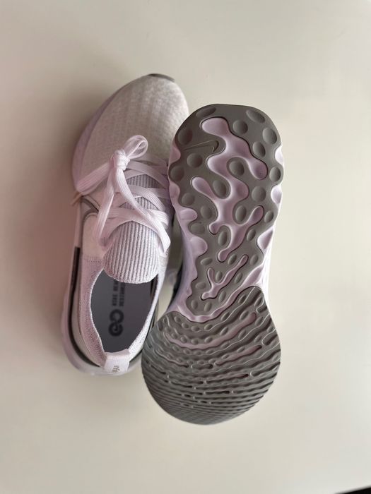 Бели Маратонки Nike НОВИ