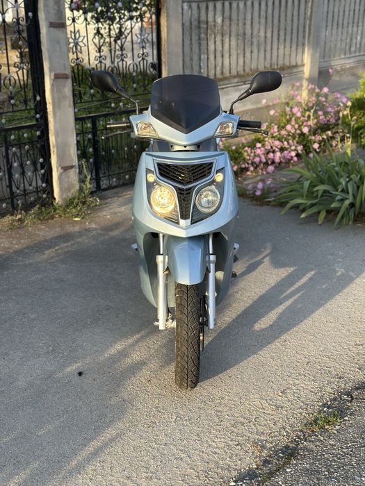 Vând Scuter motorizare Honda SH