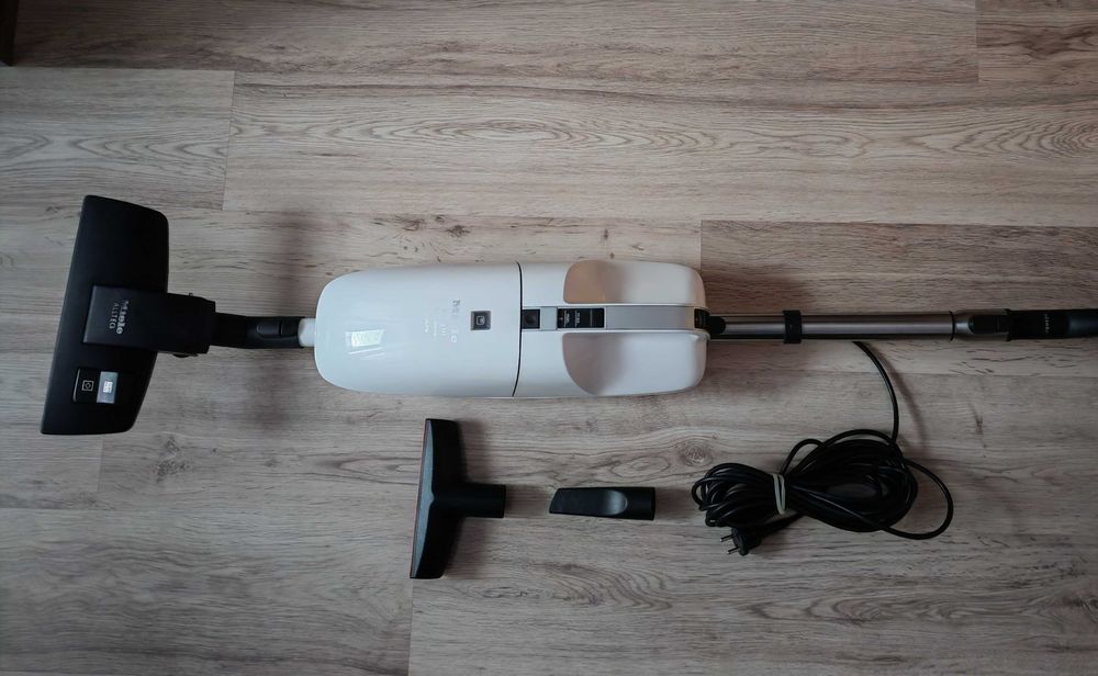Aspirator Miele swing H1 vertical perfect