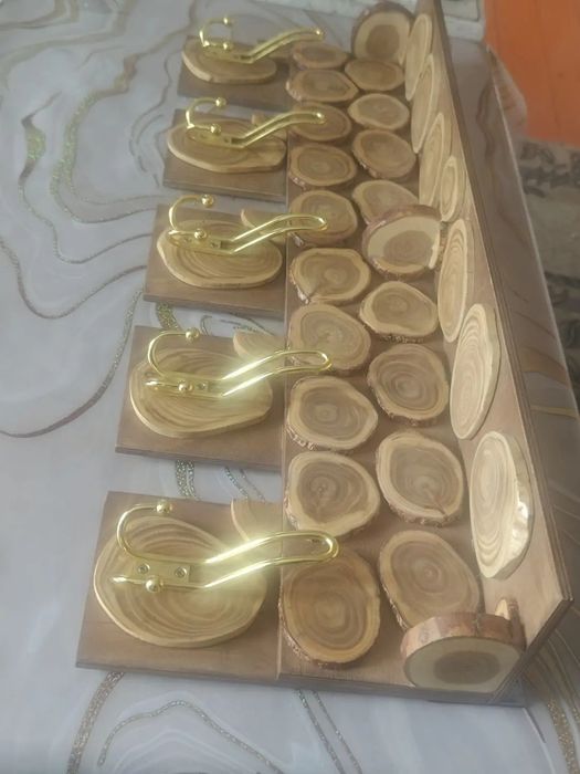 Вешалки деревяннные