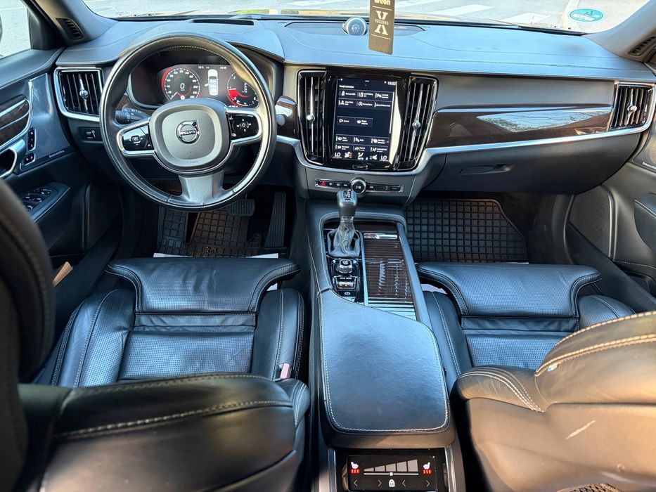 Vând Volvo D90, D4 , recent adusa Germania și înscrisă în România, dețin fiscal , toate schimburile făcute , detin factura!