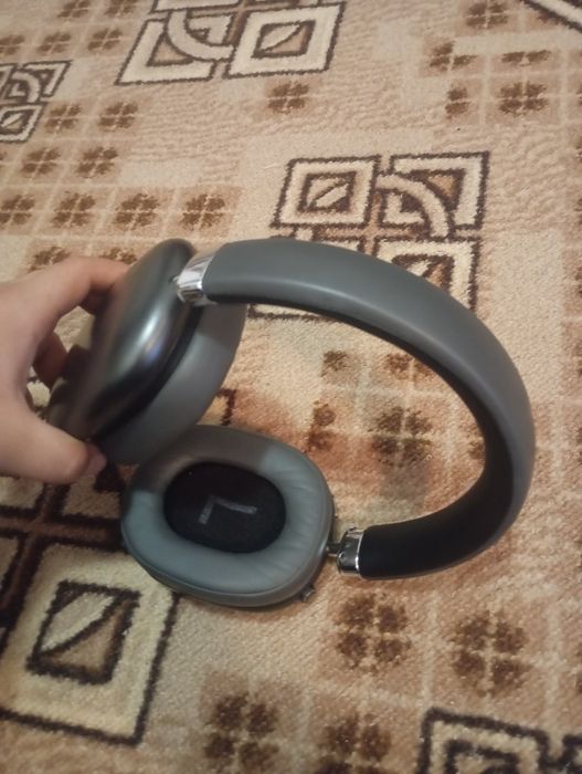 Науошник с микрофоном