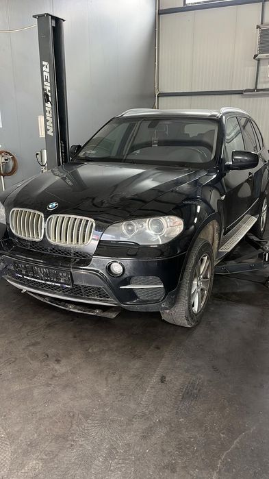 Dezmembram BMW X5 E70 40D din 2013