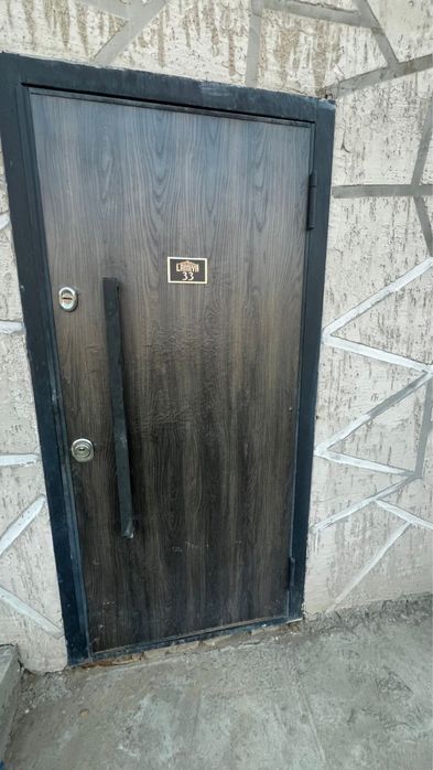 срочно продам двери бу