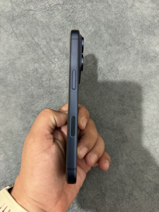 Продам iPhone 17 pro 256 GB синий. Новый!