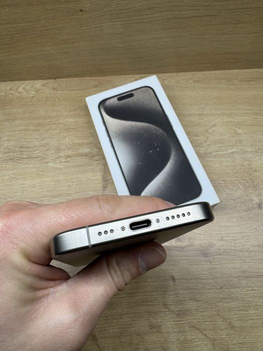 iPhone 15 PRO 256Gb Natural titanium 94% battery life