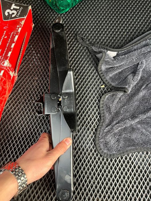 Домкрат 3 тонн новый