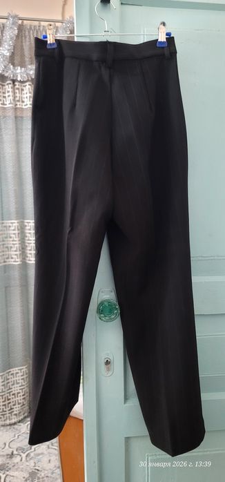 Пиджак женский, тройка (юбка , брюки, пиджак). Размер 46,