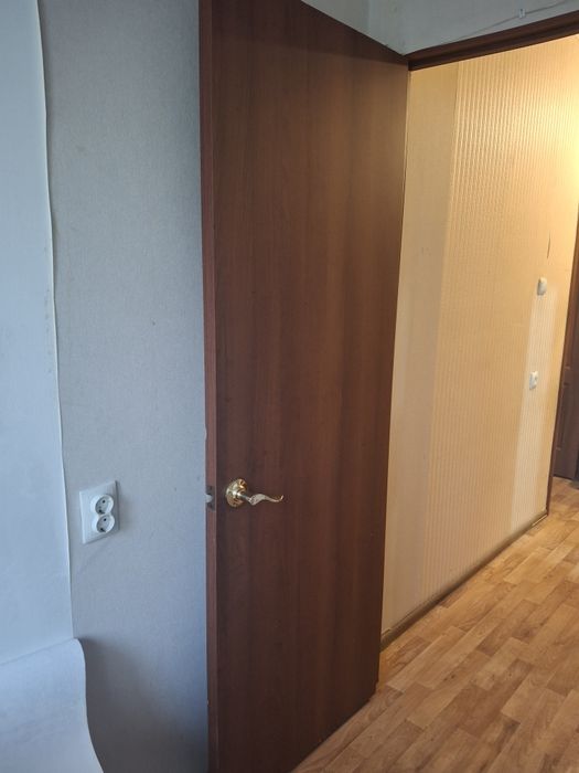 Продам двери б/у