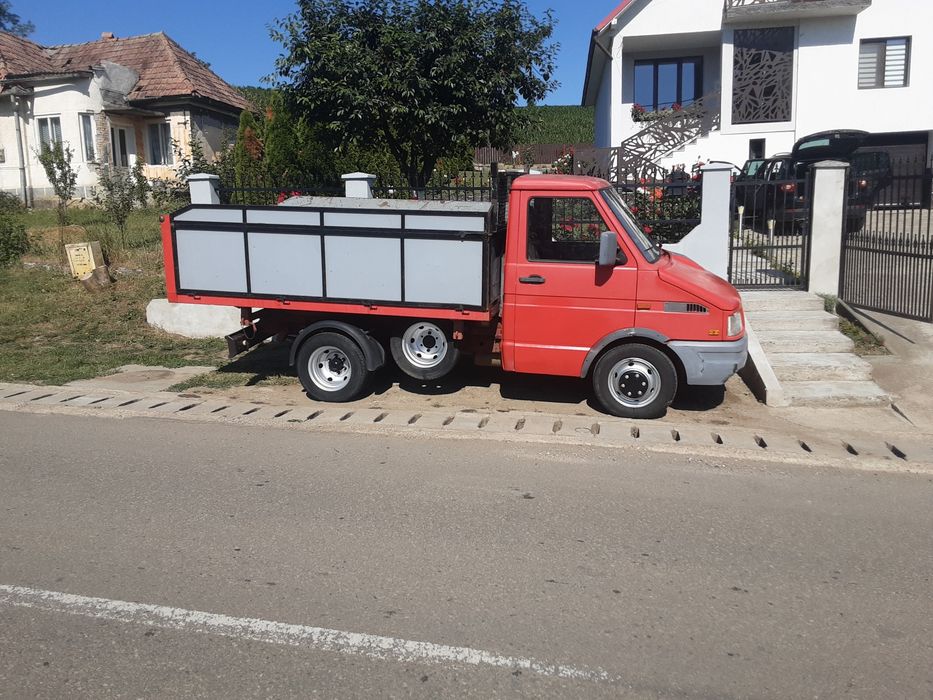 Vînd iveco basculabil