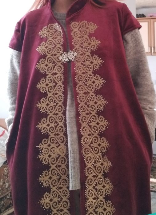 женский шапан. есть торг