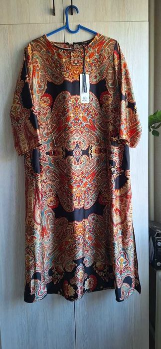 Продается женское платье