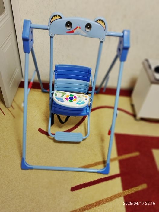 Качеля детская в хорошем состоянии