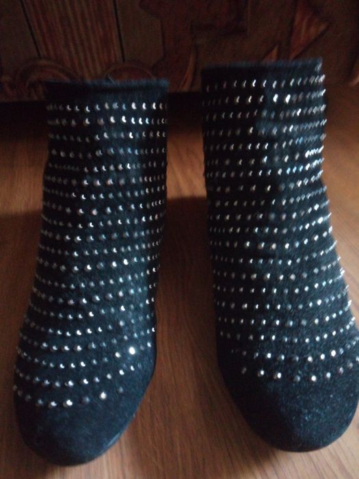 Vând ghete elegante cu cristale, mărimea 37-38