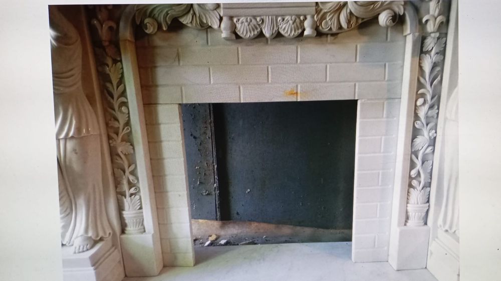 Камин из белого мрамора