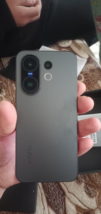 Продам телефон VIVO X200 FE
