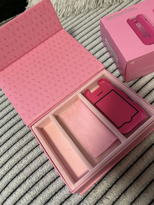 Telefon HMD Barbie Phone, 128MB, 64MB RAM, 4G, Dual SIM, Pink