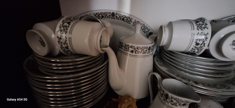 Сервиз чайно-столовый.